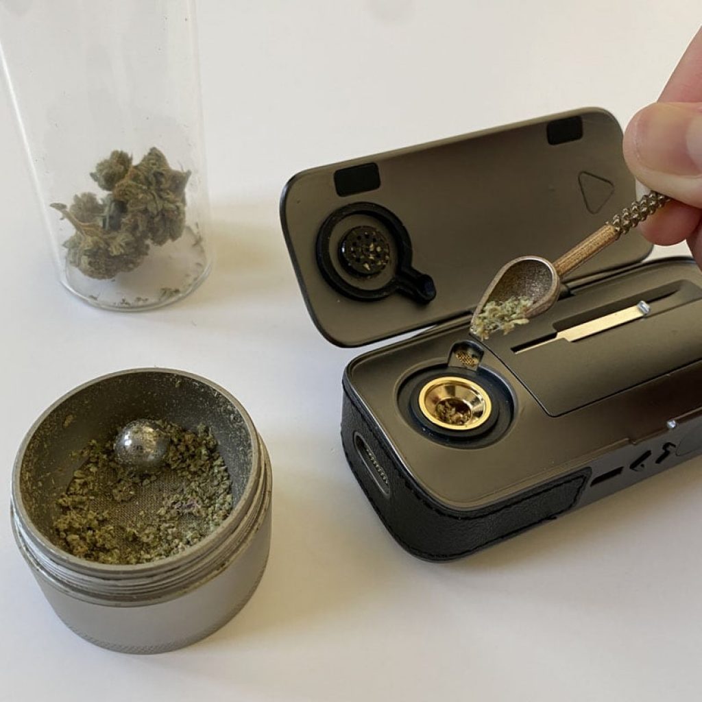 Microdosing cannabis with the AirVape Legacy 