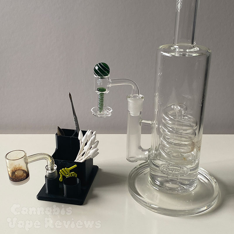 dabbing accessories and dab station