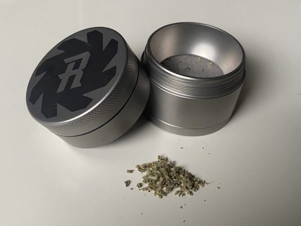 Herb Ripper steel grinder