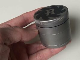 Herb Ripper steel grinder