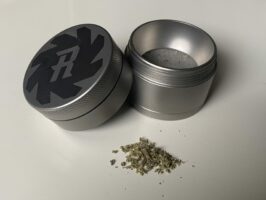 Recommended Grinders for Dry Herb and Vaping