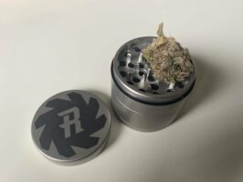 Herb Ripper steel grinder