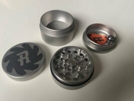 Herb Ripper steel grinder